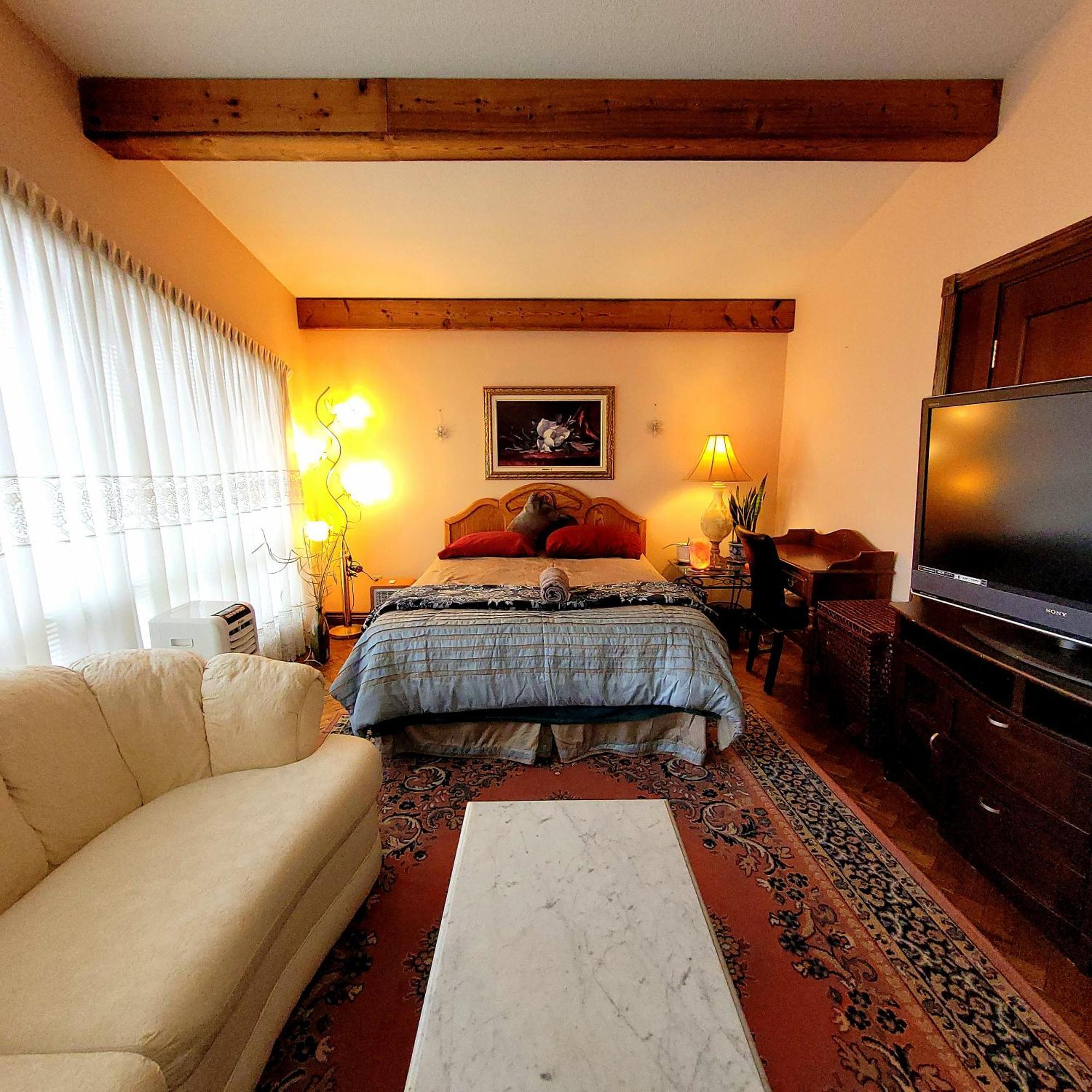 A Stunning Chalet Style Home Toronto Zewnętrze zdjęcie